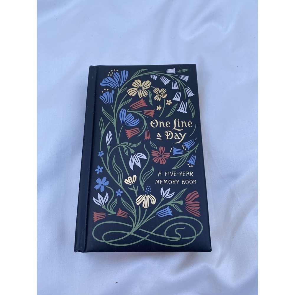 One Line a Day: A Five-Year Memory Book - Chronicle Books Journal